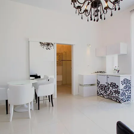 Collins Center Apartman *