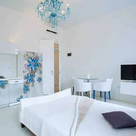 Collins Center * Pula