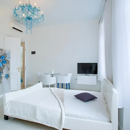 Collins Center Apartman Póla