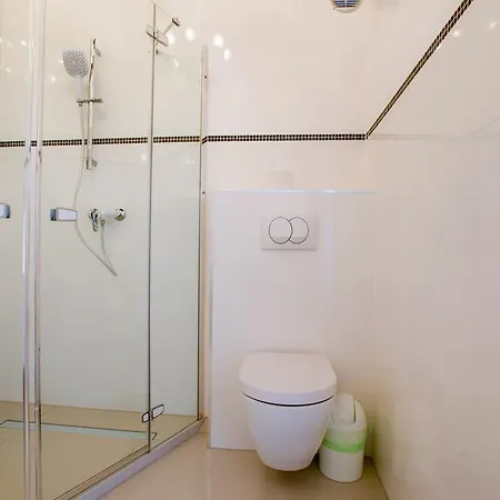 Apartman Collins Center *