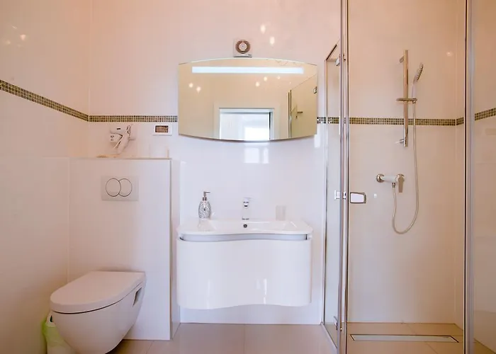 Апартаменты Collins Center *