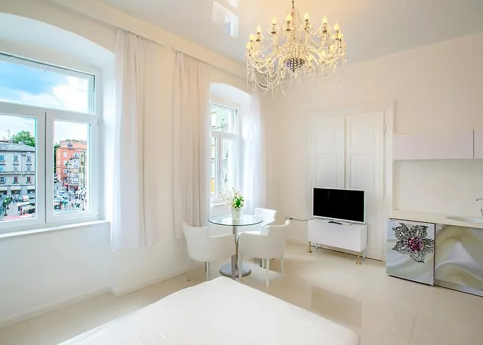 Collins Center Апартаменты *